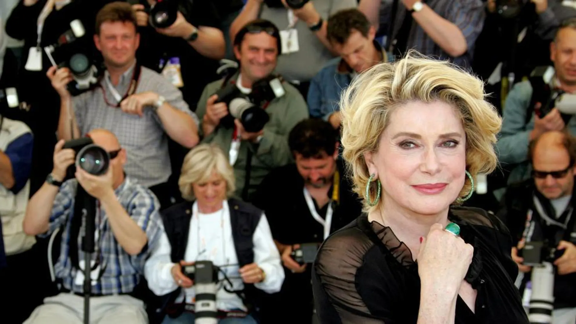 La actriz, de 76 años, icono del cine francés, mantiene una apretada agenda