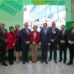 El presidente Alfonso Fernández Mañueco en la visita a Ornua, junto a la ministra Valero, Carnero, Fuentes, Barrios, Martín Sánchez Cabrera, entre otros