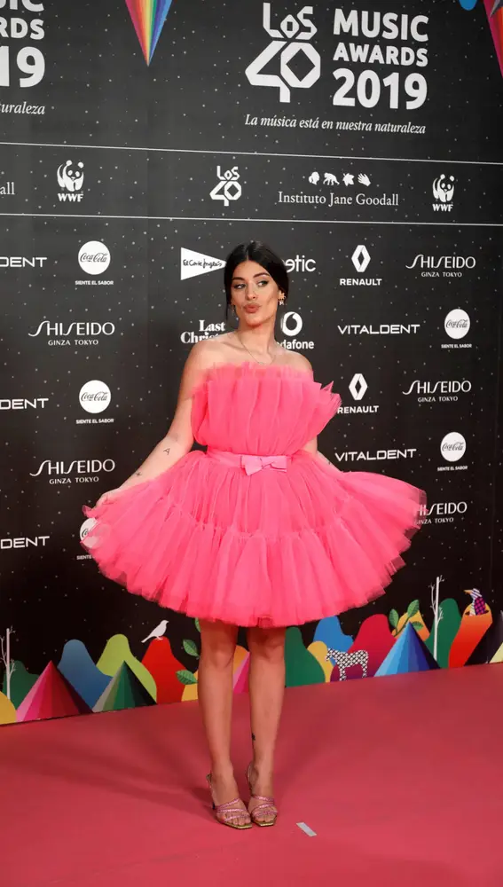 La bloguera Dulceida a su llegada a la alfombra roja de los premios "40 Music Awards".