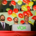 Iván Espinosa de los Monteros, Santiago Abascal, Javier Ortega Smith y Rocío Monasterio celebran los resultados de Vox el 10-N en la sede del partido