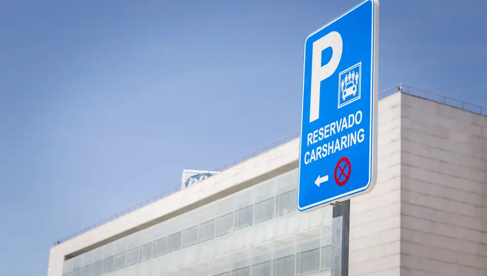 Existen plazas de aparcamiento exclusivas para los usuarios de carsharing