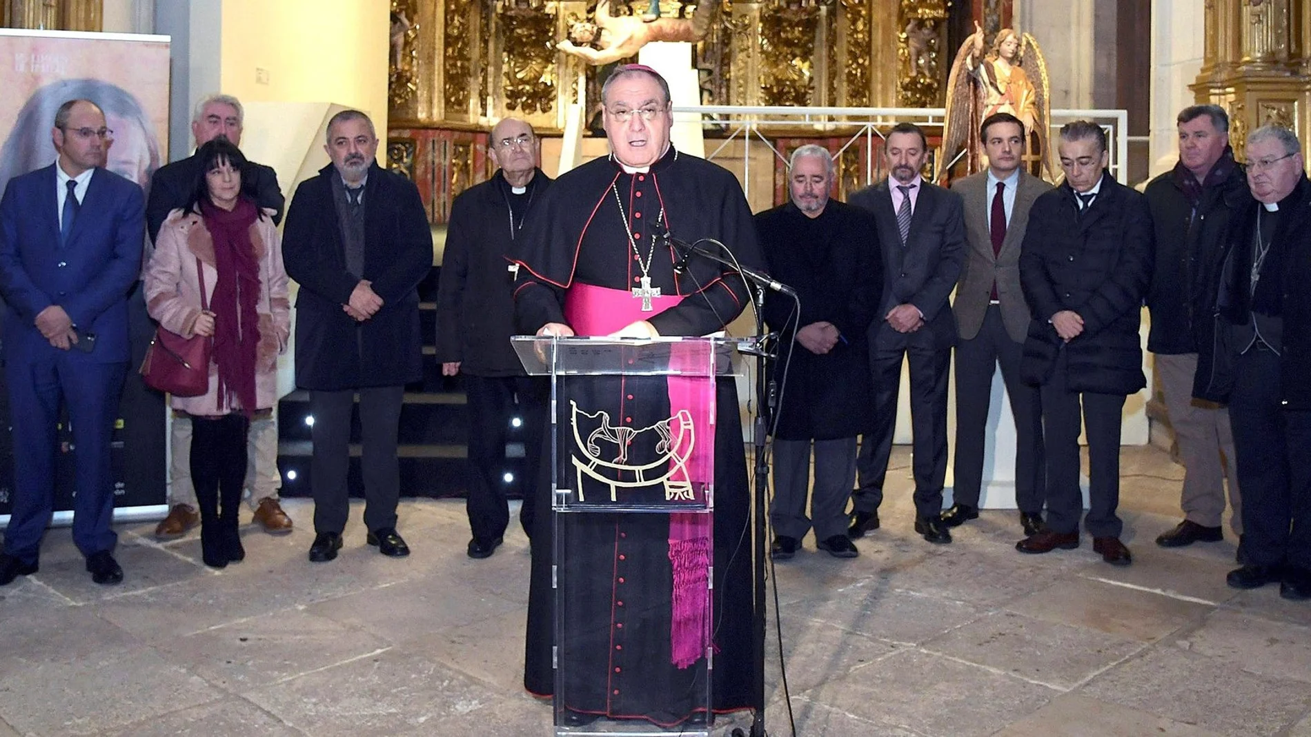 El obispo de Ávila y presidente de la Fundación de Las Edades del Hombre, José María Gil Tamayo, pronuncia un discurso durante la clausura de la exposición, este martes en la localidad burgalés de Lerma