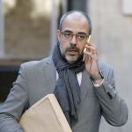 GRAFCVA9560. BARCELONA, 12/11/2019.- El conseller de Interior, Miquel Buch, se dirige a la primera reunión del gobierno catalán después de las elecciones generales del 10 de noviembre, tras las cuales el presidente Torra ha insistido en pedir al jefe del Ejecutivo central en funciones, Pedro Sánchez, que se abra a dialogar sobre Cataluña. EFE/Andreu Dalmau