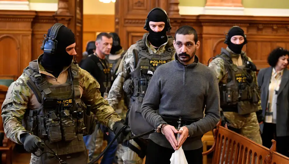 Comienza en Budapest el juicio contra un sirio de 27 años que ha sido acusado de crímenes de lesa humanidad