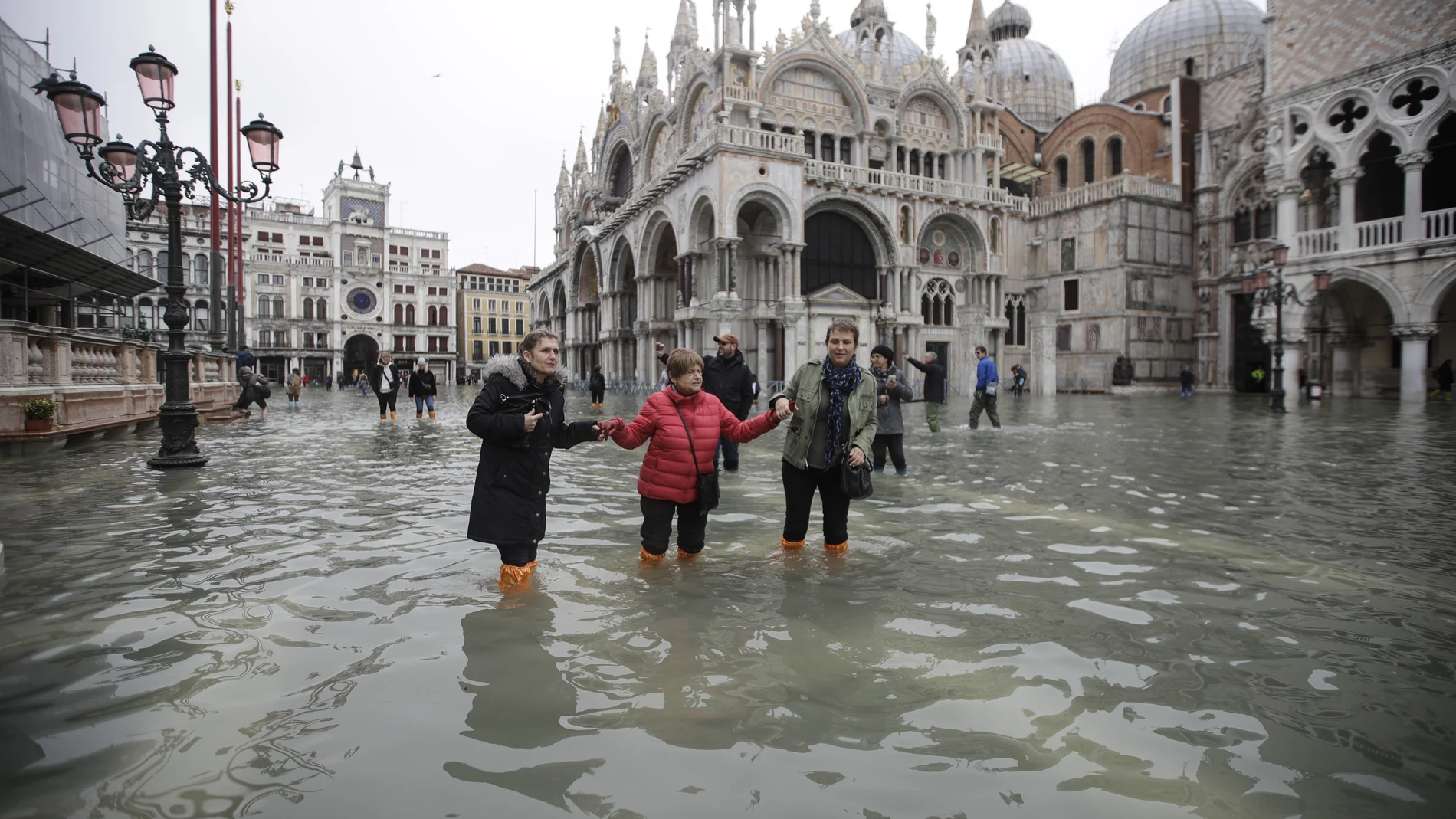 Venecia sufre su peor inundación desde 1966