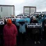 Manifestantes cortan la AP-7 en la Jonquera, en la frontera con Francia / Foto: Europa Press