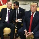 Los presidentes Donald Trump y Recept Tayyip Erdogan este miércoles en la Casa Blanca