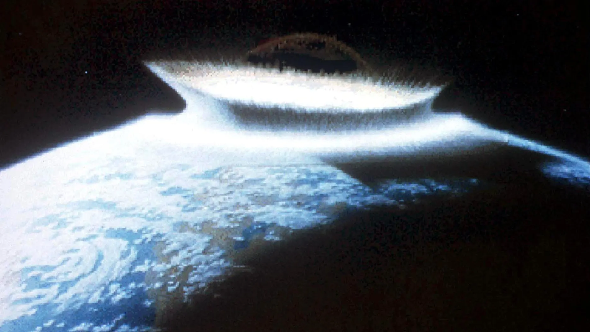 Representación de cómo sería el impacto de un asteroide contra la Tierra