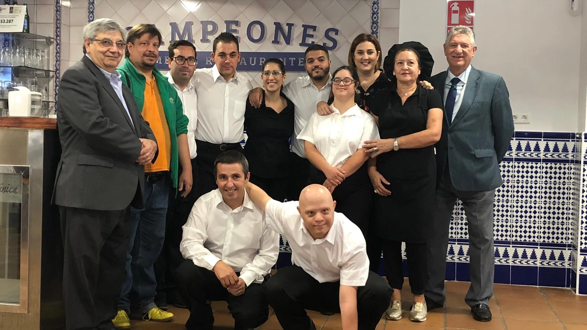 El mesón «Campeones», junto al Ramón Sánchez Pizjuán, gana premios de solidaridad