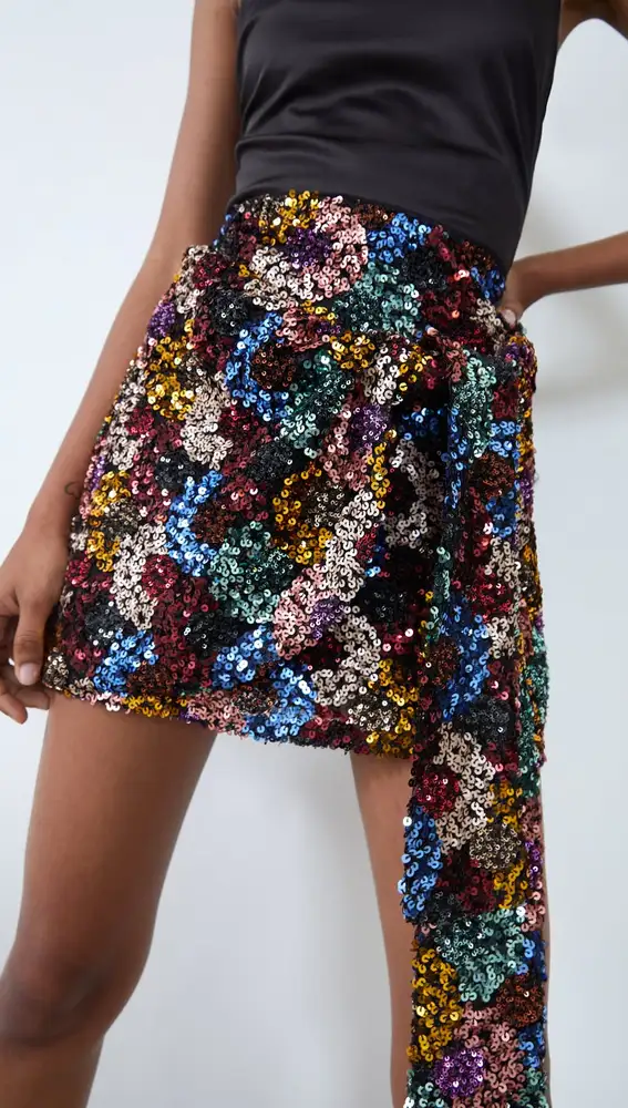 Esta falda de lentejuelas de Zara es más bonito que vas a