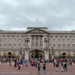La policía investiga un coche sospechoso a las puertas del Palacio de Buckingham