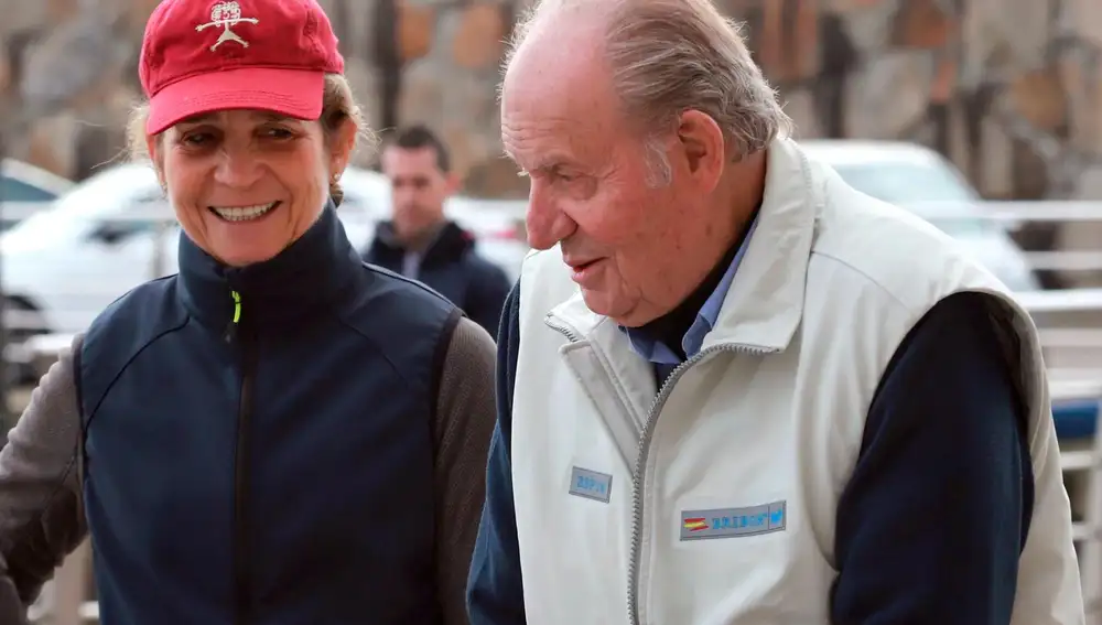 Don Juan Carlos y la Infanta Elena, en una imagen de archivo