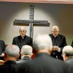 Los obispos apelan a la Carta Magna ante Celaá y Podemos