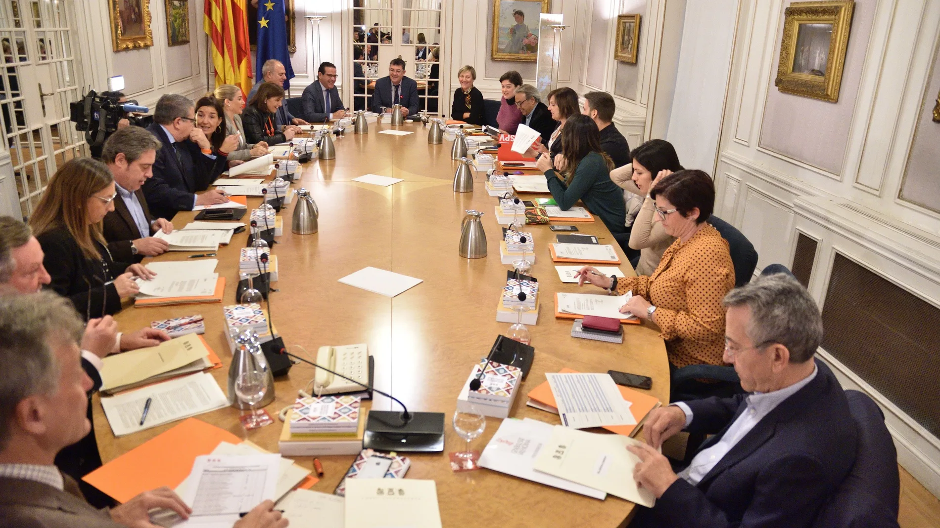 La Junta de Síndics preparó el orden del día del pleno del 27 de noviembre