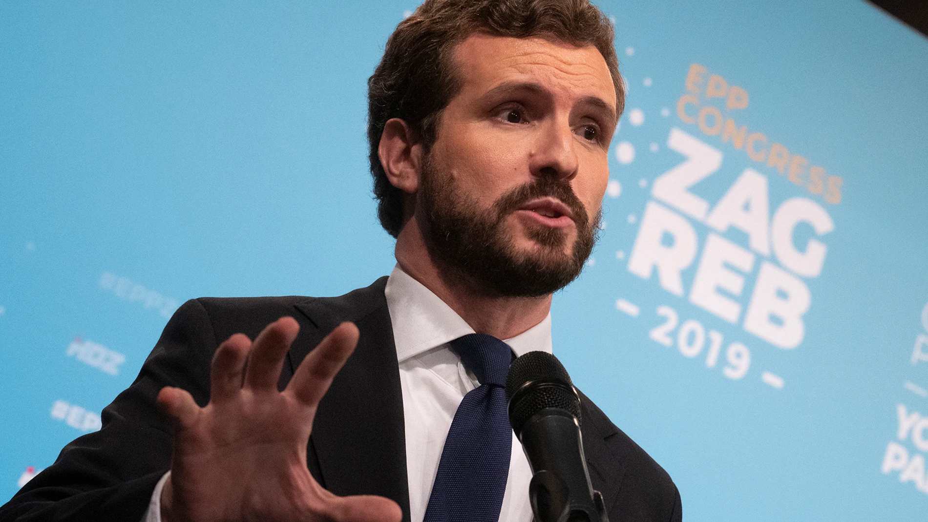 El líder del PP, Pablo Casado, ofrece una rueda de prensa en Zagreb, donde asiste al Congreso del Partido Popular Europeo