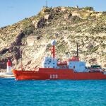 El buque "Hespérides" abandona el puerto de Cartagena