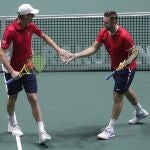 Sam Querrey y Jack Sock ganaron el partido de dobles a Italia