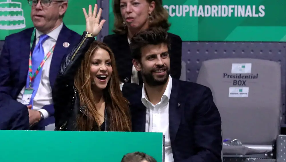 La cantante colombiana, Shakira, y su pareja, el futbolista del FC Barcelona, Gerard Piqué, asisten al encuentro correspondiente al segundo punto de la final de la Copa Davis que disputan esta noche España y Canadá en las instalaciones de la Caja Mágica, en Madrid.