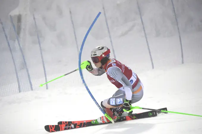 Henrik Kristoffersen gana la primera carrera de Slalom en Levi