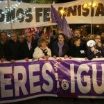 La Fiscalía, en cuya cúspide está Dolores Delgado (2ª por la derecha), deberá informar si apoya continuar con la investigación relativa al delegado del Gobierno en Madrid o avala el recurso de la Abogacía