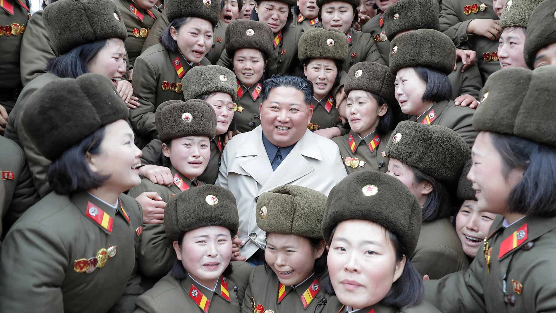 Kim Jong Un visits defence forces off the west coast