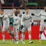 Los jugadores del Leverkusen celebran uno de los goles del equipo.