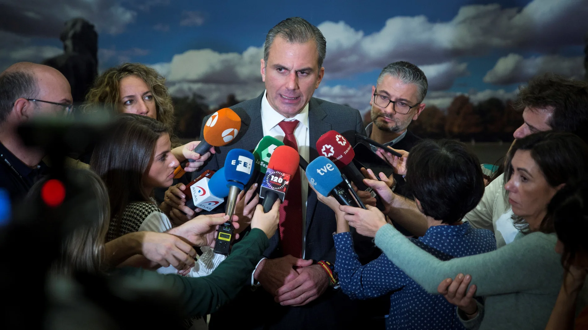 El PSOE pide la reprobación de Ortega Smith en el Ayuntamiento de Madrid