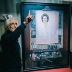 Retrato de la que fuera alcaldesa de Valencia, Rita Barberá, junto a su pintor, Luis Massoni