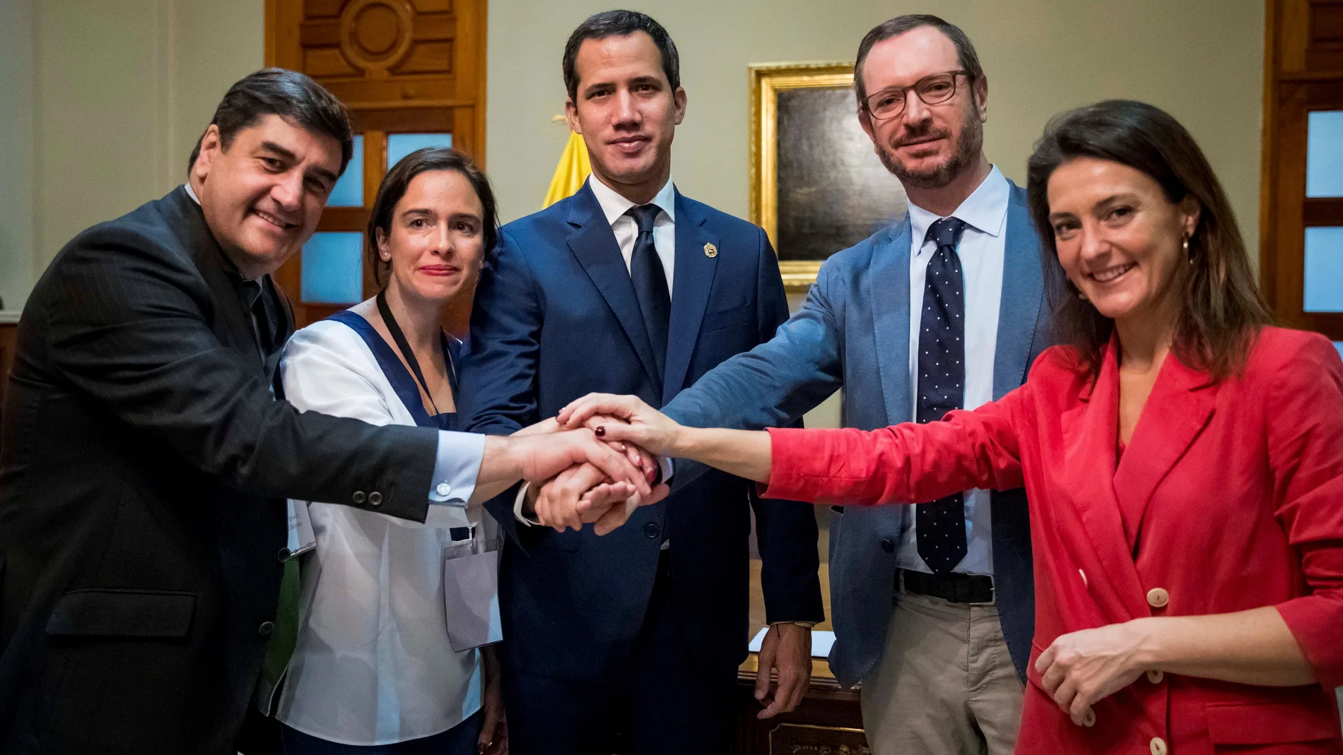 Delegación del Partido Popular de España se reúne con el líder opositor venezolano Juan Guaidó.