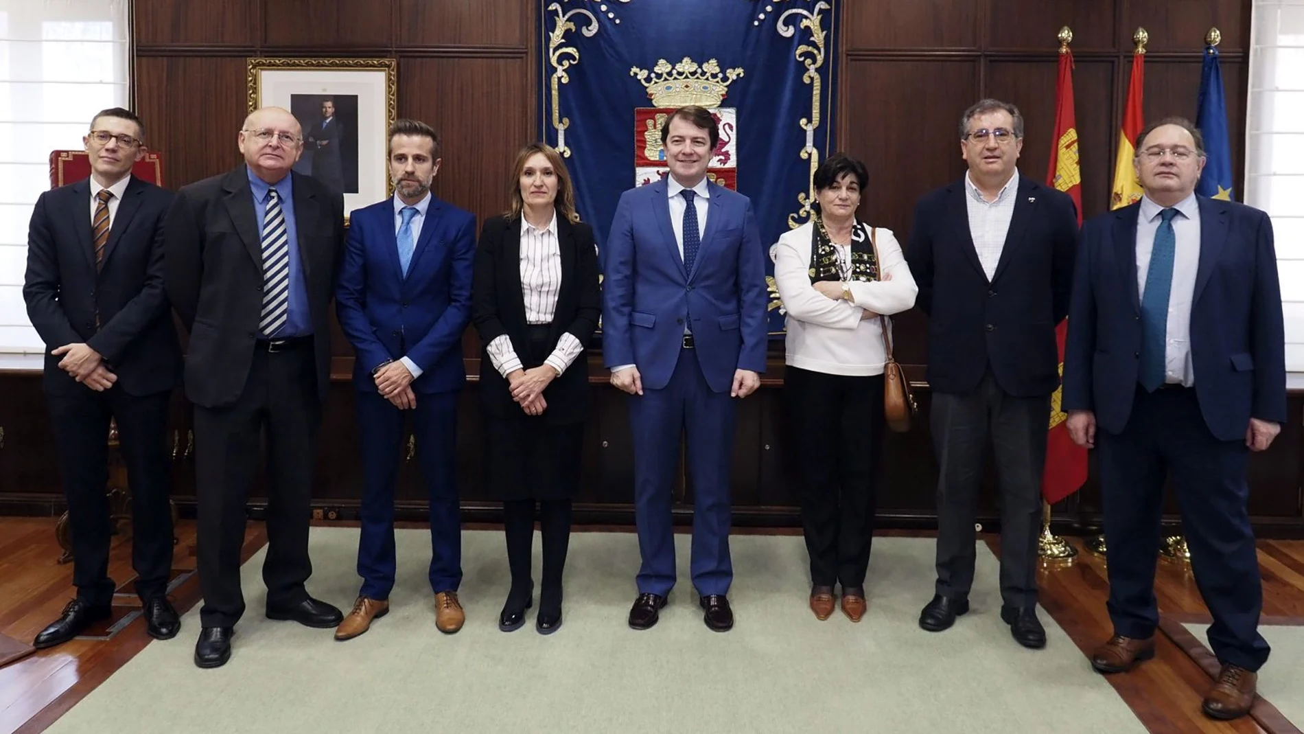 El presidente de la Junta de Castilla y León, Alfonso Fernández Mañueco, y la consejera Rocío Lucas se reúnen con responsables de las organizaciones representativas de la enseñanza concertada