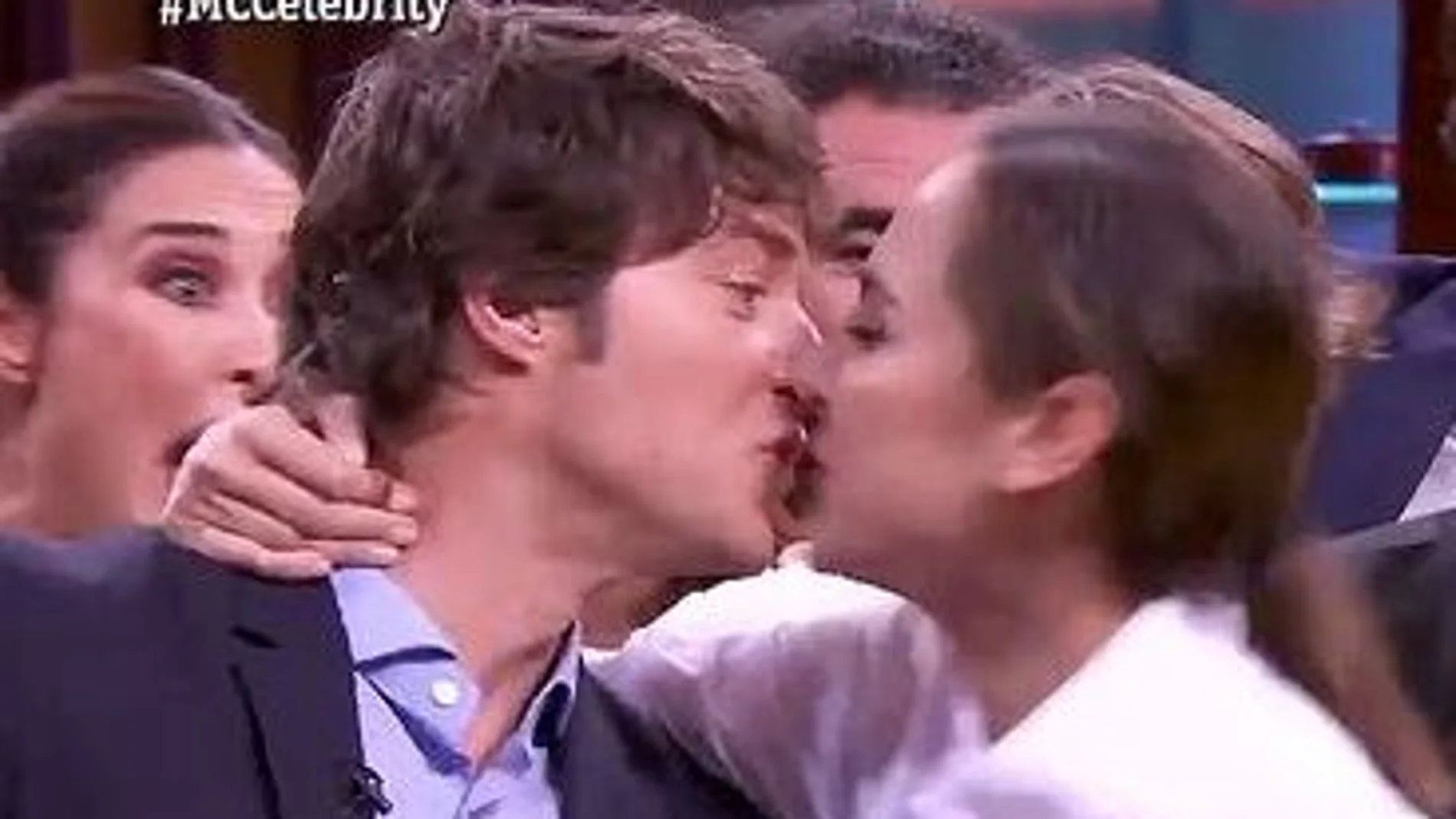 El beso de Tamara Falcó a Jordi Cruz que dejó sin palabras al equipo de MasterChef