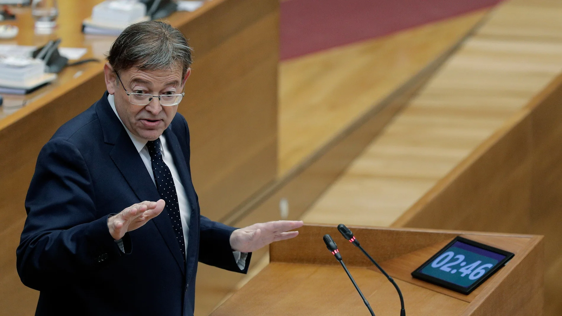 El presidente de la Generalitat, Ximo Puig, interviene en la sesión de control al Gobierno valenciano en Les Corts.