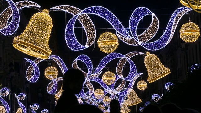 Imagen de archivo de luces navideñasSEVILLA, 29.11.19. Encendido Alumbrado de Navidad en Sevilla.María José López / Europa Press29/11/2019