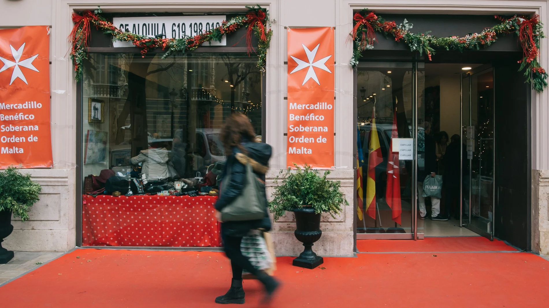 El mercadillo de este año se encuentra en el número 3 de la calle Poeta Querol