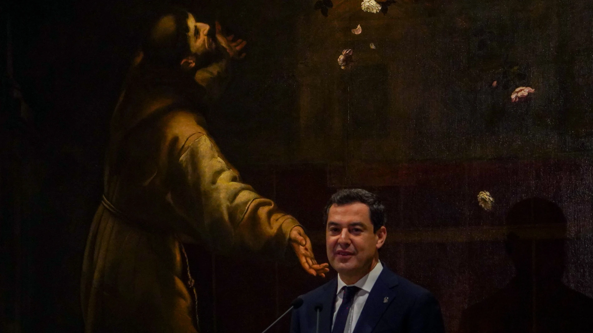 El presidente de la Junta, Juanma Moreno, inaugura la exposición 'Montañés, maestro de maestros'. En el Museo de Bellas Artes.