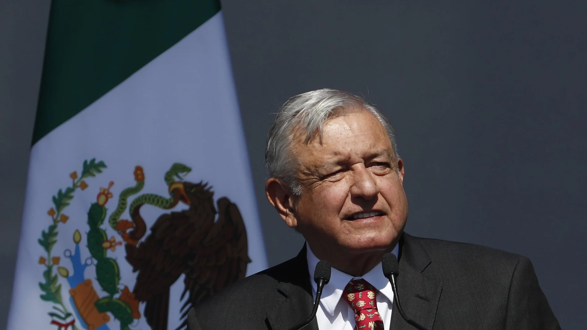 Andres Manuel Lopez Obrador durante la ceremonia de celebración del primer año de su mandato, en Ciudad de Méjico. (AP Photo/Marco Ugarte)
