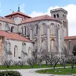  El monasterio independiente