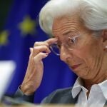 La presidenta del Banco Central Europeo (BCE), Christine Lagarde, asiste este lunes en el Parlamento Europeo, en Bruselas (Bélgica)