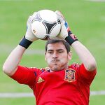 Casillas: «Vamos a hacer que la gente esté orgullosa de su Selección»