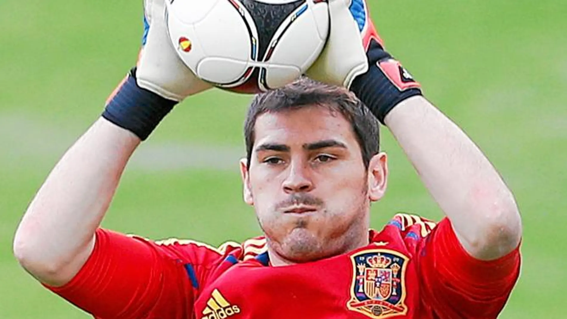 Casillas: «Vamos a hacer que la gente esté orgullosa de su Selección»