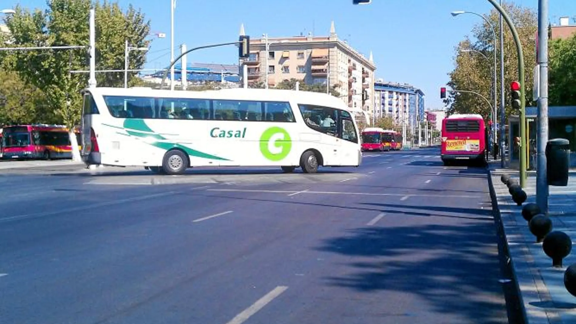 Los autobuses de cercanías seguirán operando en el entorno del Prado