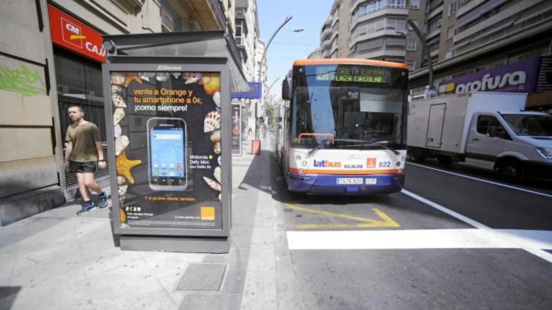 El Gobierno regional pide a Latbus que ofrezca un servicio público de calidad al menor coste posible para el ciudadano