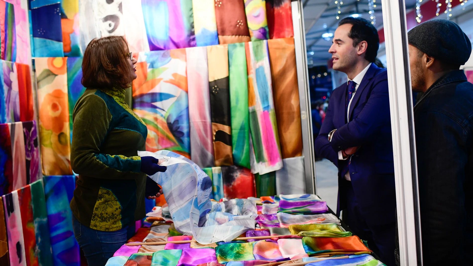 Aguado inaugura la XXXII edición de la Feria Mercado de Artesanía