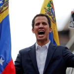 Juan Guaido, presdiente de la Asamblea venezolana, llama a toda la oposición a derrocar a Maduro