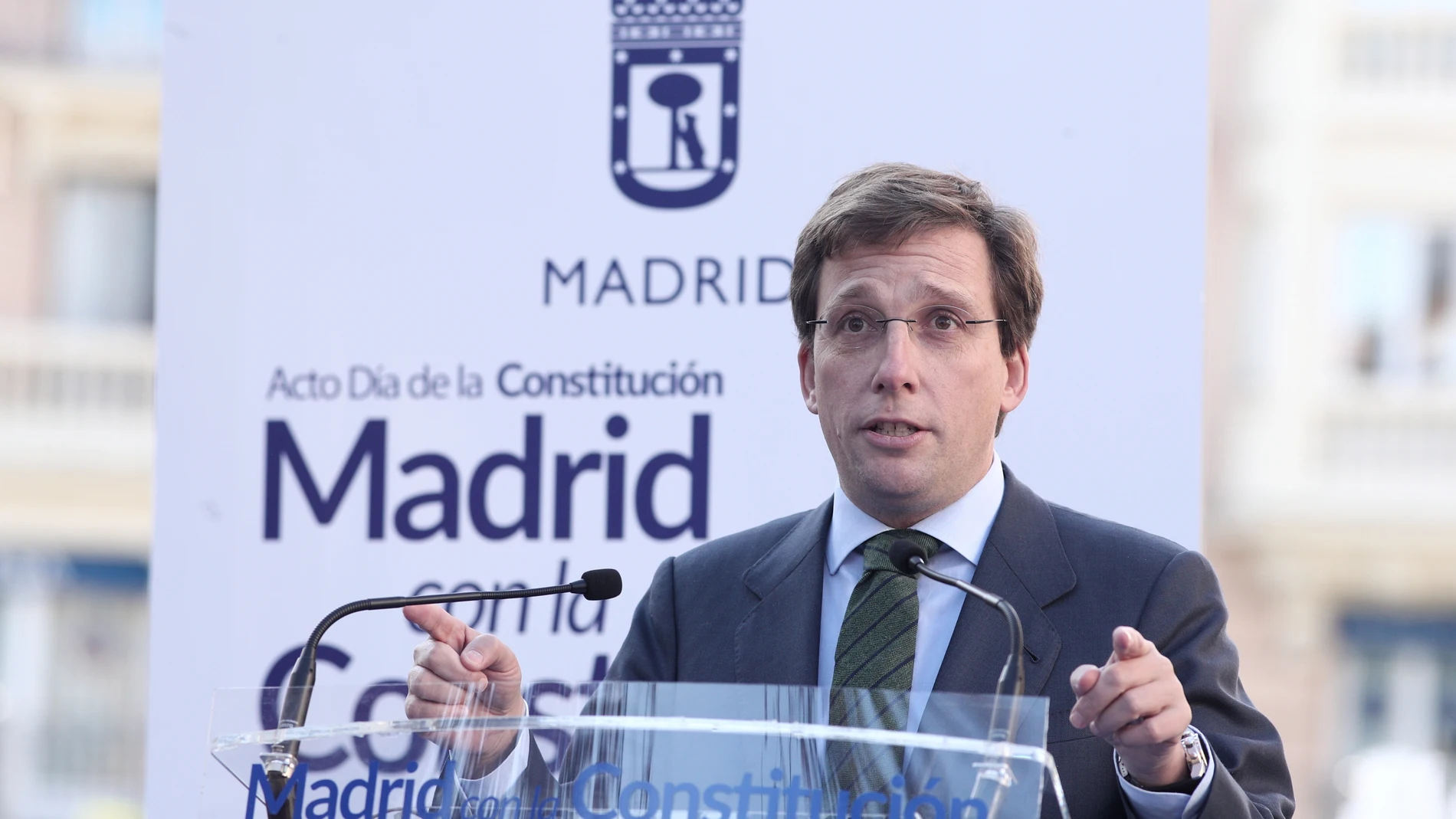 Acto de homenaje del Ayuntamiento de Madrid a la Constitución Española en la Plaza de Chamberí