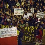 GRAF4726. MADRID, 06/12/2019.- Miles de personas participan este viernes en la Marcha por el Clima que ha arrancado en el centro de Madrid para reclamar a los gobiernos la adopción urgente de medidas frente a la crisis climática. EFE/Javier López