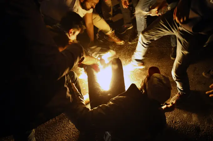 Un hombre se quema a lo bonzo en medio de una manifestación feminista en Líbano