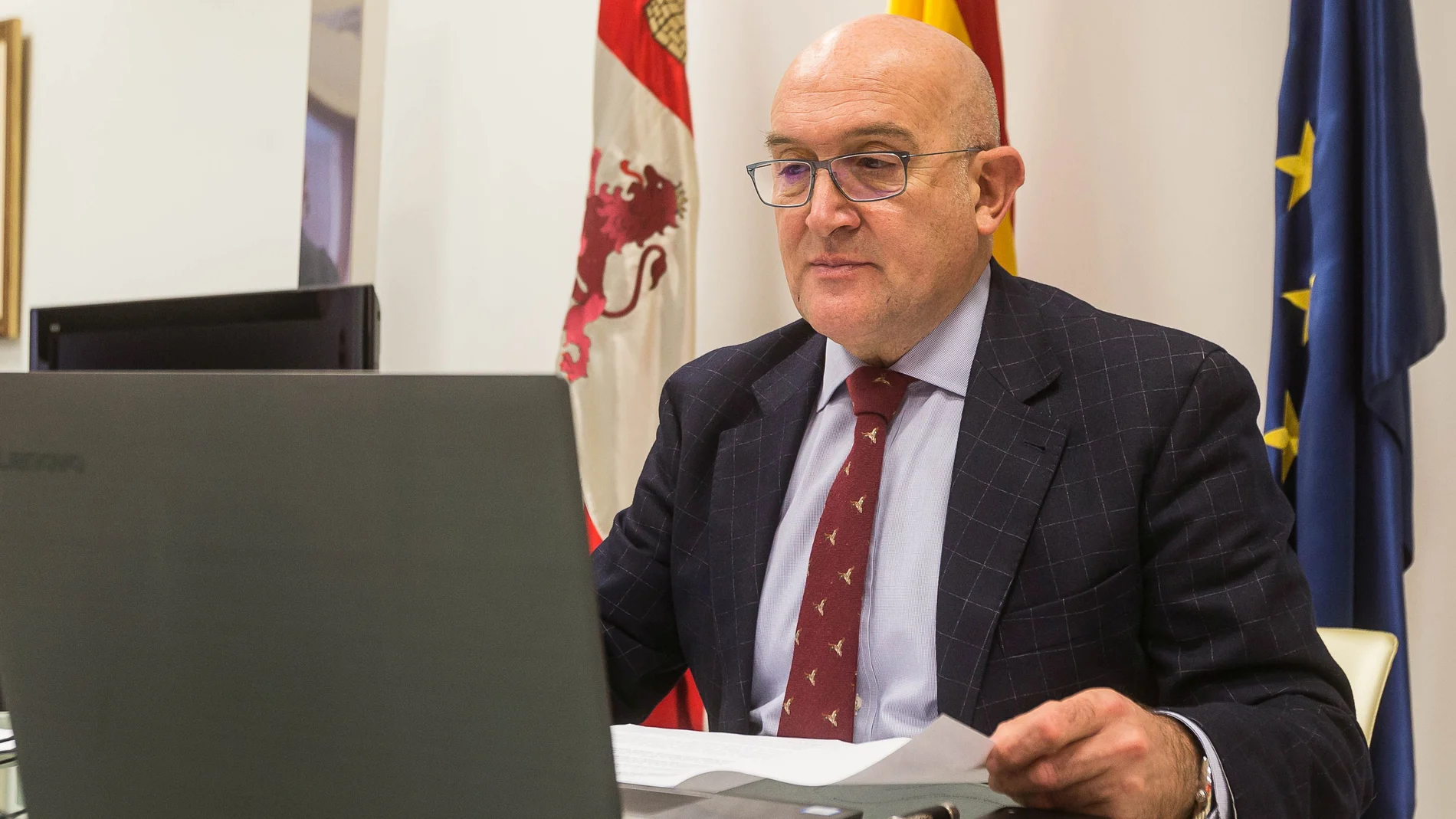 El consejero de Agricultura, Ganadería y Desarrollo Rural, Jesús Julio Carnero