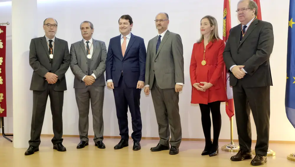 El expresidente autonómico Juan Vicente Herrera toma posesión como consejero nato del Consejo Consultivo ante Alfonso Fernández Mañueco, el presidente del Consejo, Agustín Sánchez de Vega, y el presidente de las Cortes, Luis Fuentes, entre otros