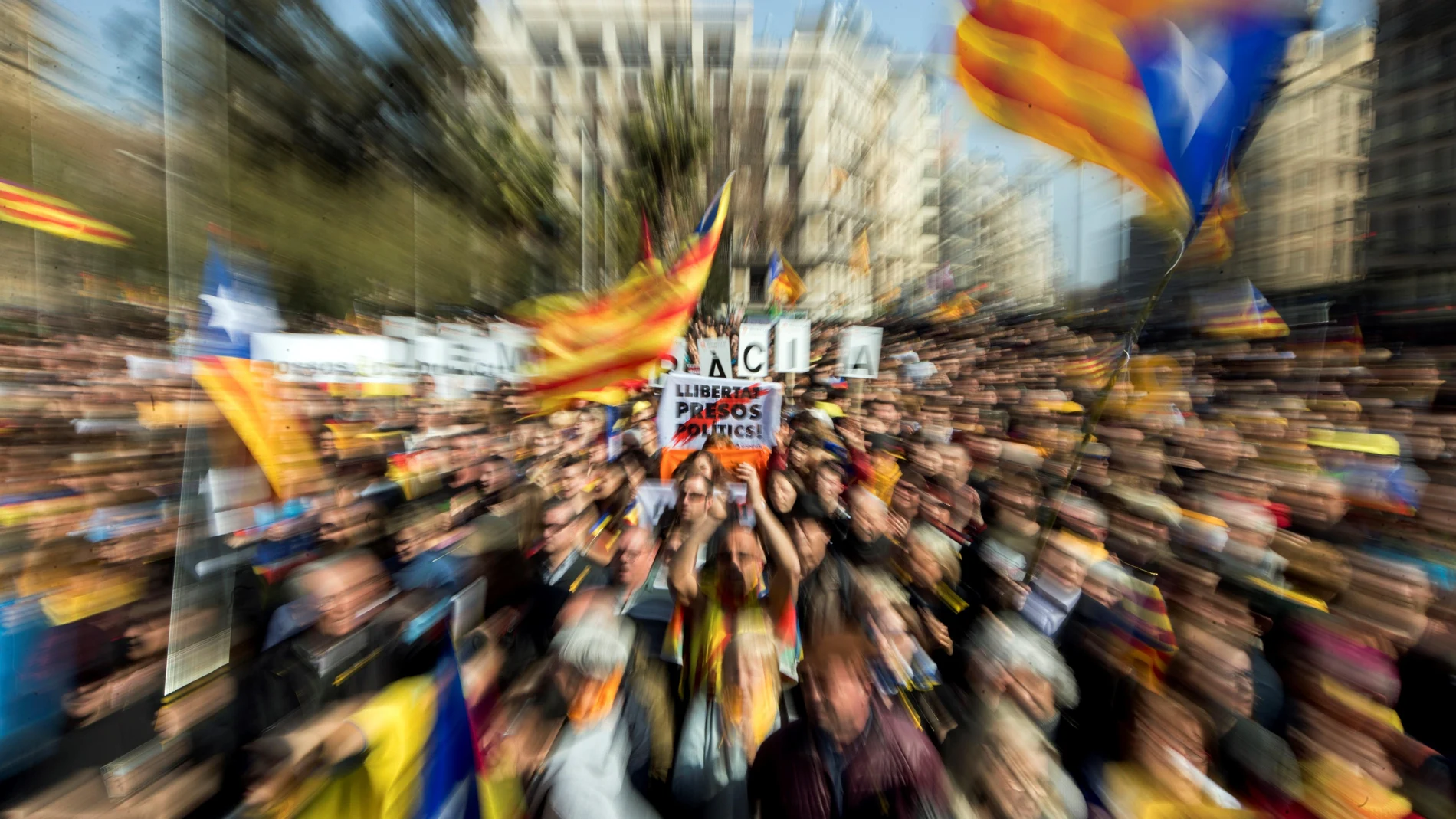 La plaza Universitat de Barcelona durante una concentración de independentistas EFE/Marta Pérez